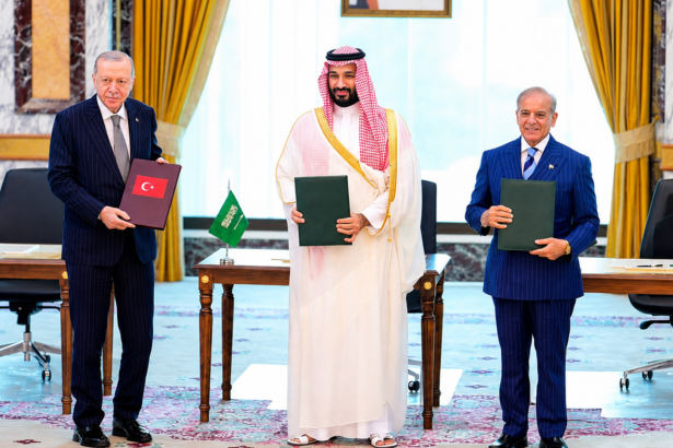 Saudi Arabia, Turkey and Pakistan at the Mecca Agreement signing ceremony